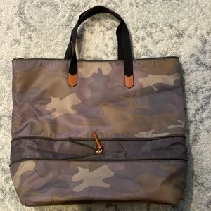 Stella and Dot Expandable Camo Tote